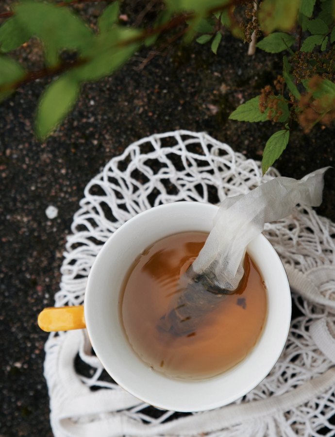 Onko kofeiinittomasta teestä mihinkään? Testissä kofeiiniton tee!