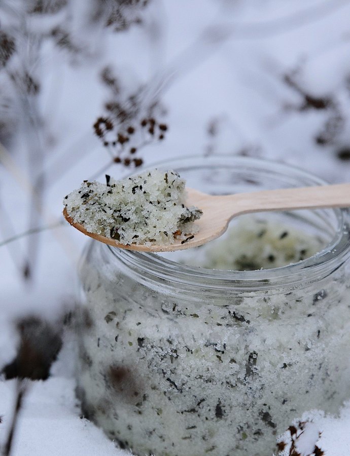 Joulupukin konttiin DIY kuorintavoide teestä!